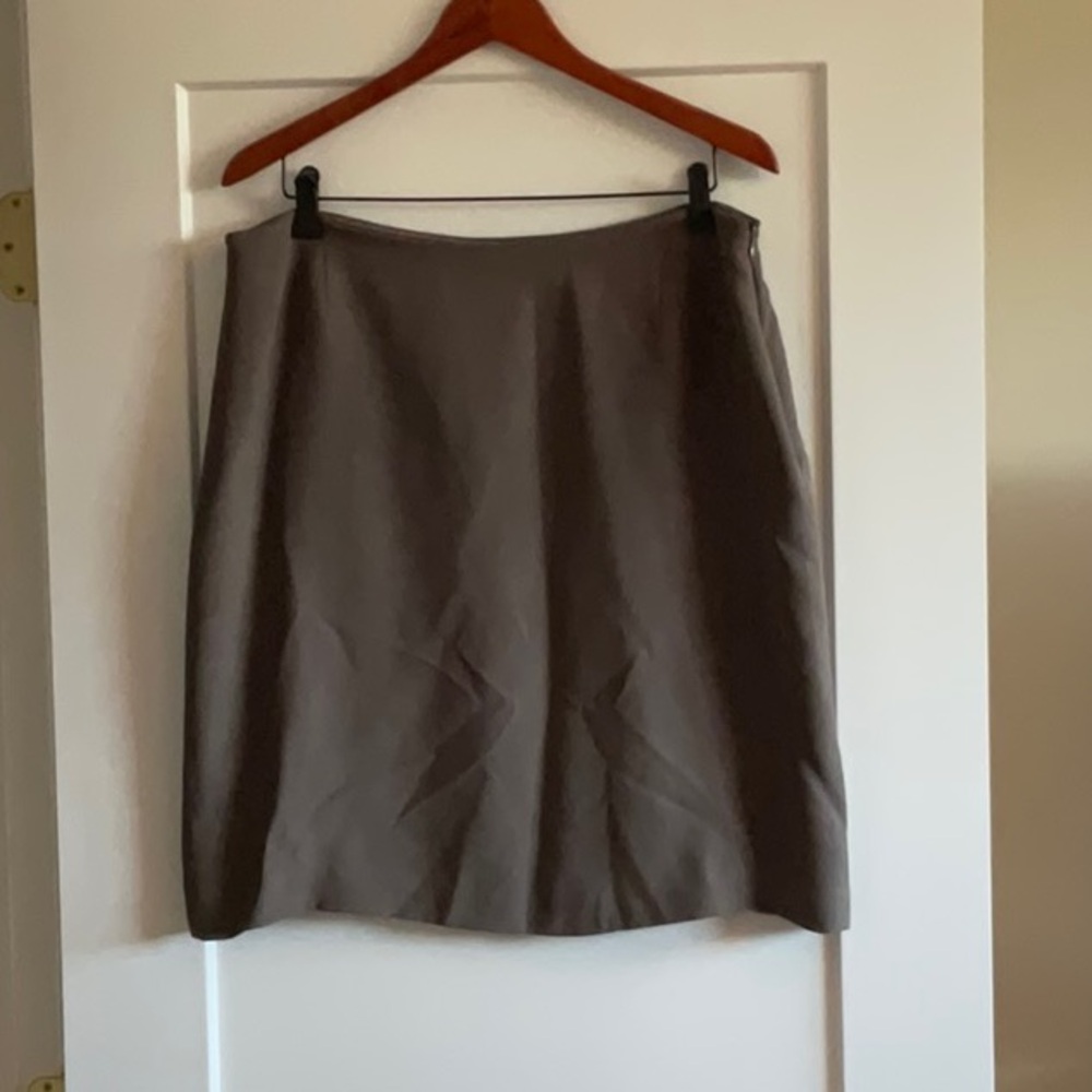 CASUAL CORNER TAUPE PENCIL SKIRT -SIZE 16